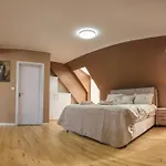 아파트 Cozy Loft With Jacuzzi Bath Near Center & Free Street Parking *