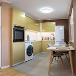 Cozy Loft With Jacuzzi Bath Near Center & Free Street Parking 아파트 *
