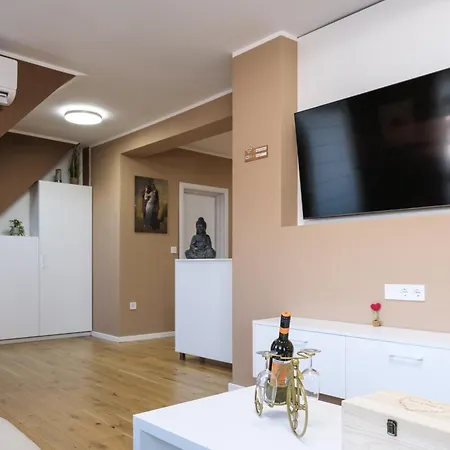 公寓 Cozy Loft With Jacuzzi Bath Near Center