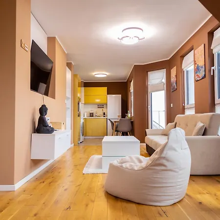 Cozy Loft With Jacuzzi Bath Near Center דירה *
